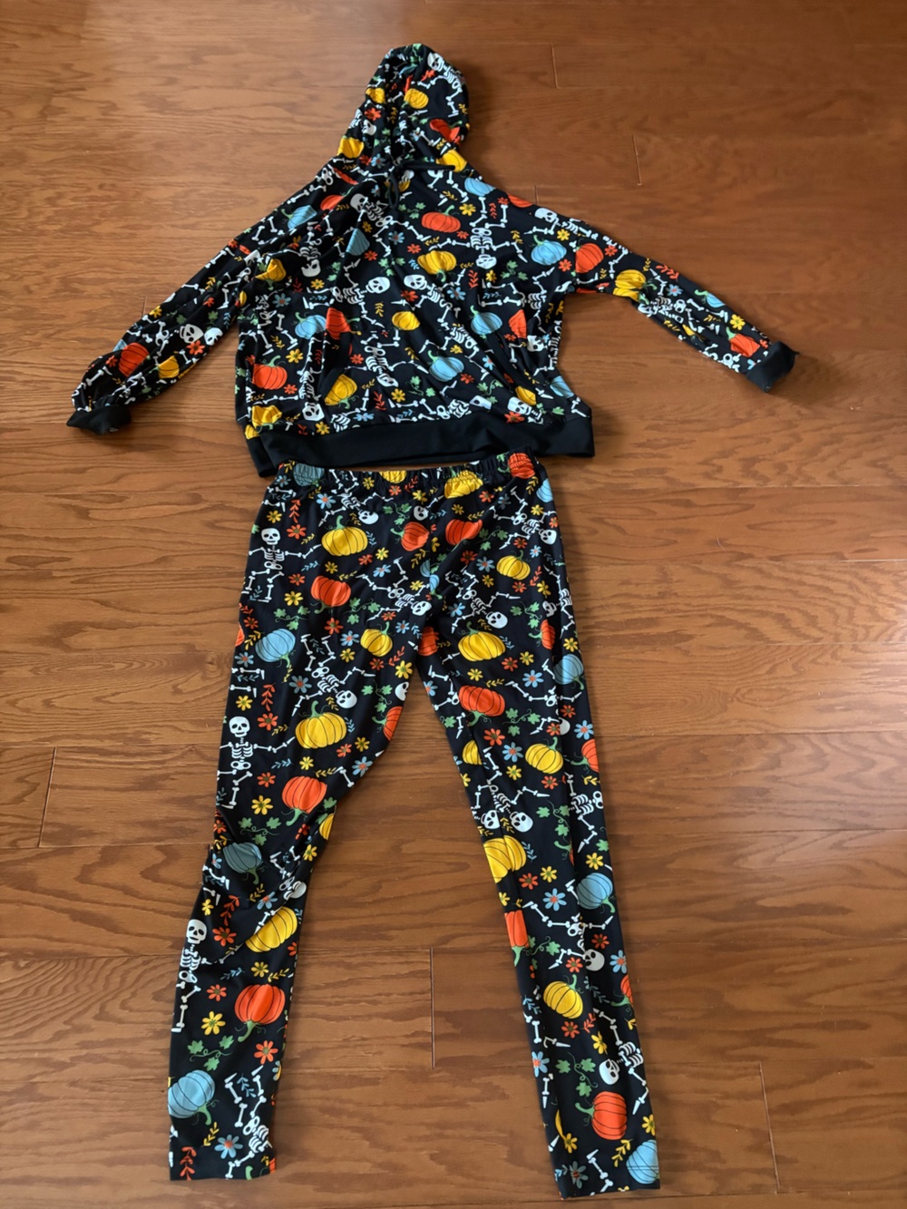 Halloween Sweatshirt hooded Size L/XL soft leggings to match Lildy